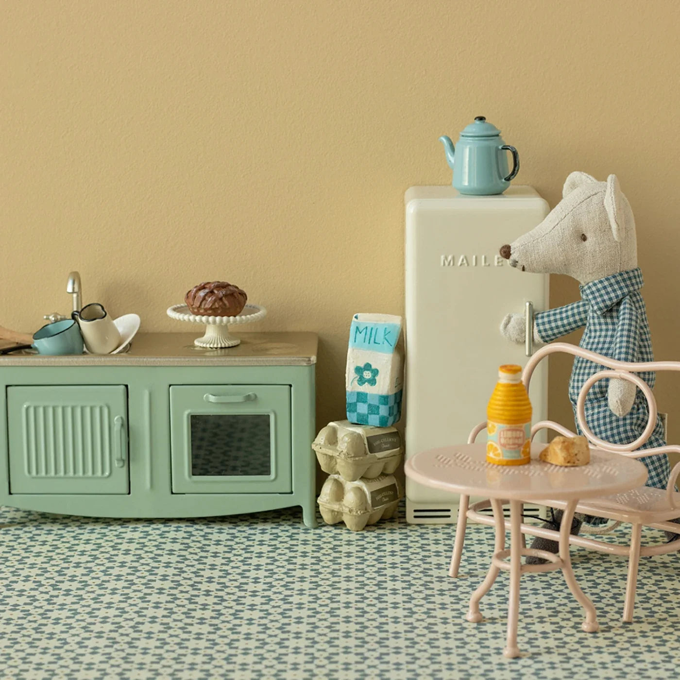 Kitchen Furniture for mice