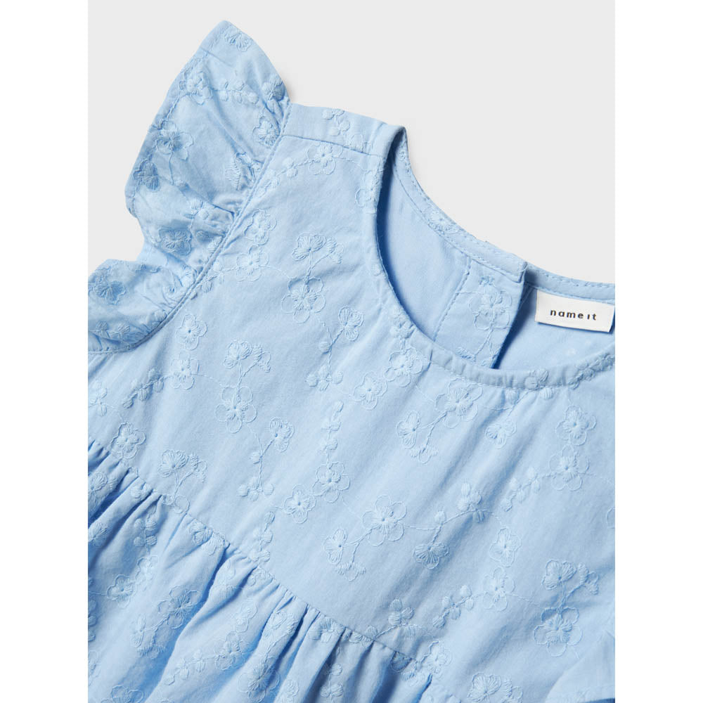 Nmfdetine kleid