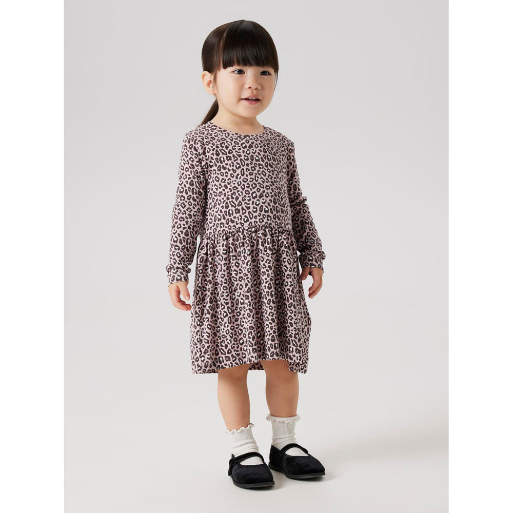 Nmfleoana kleid
