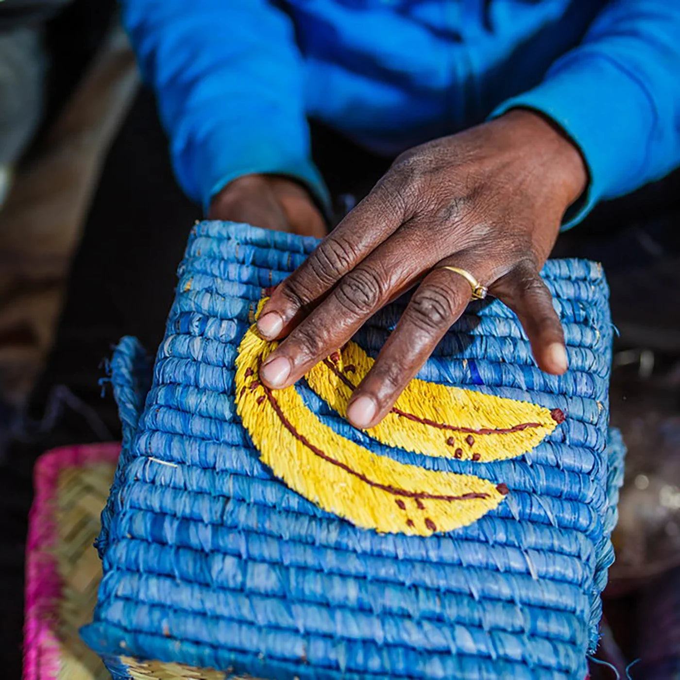 Raffia square Korb