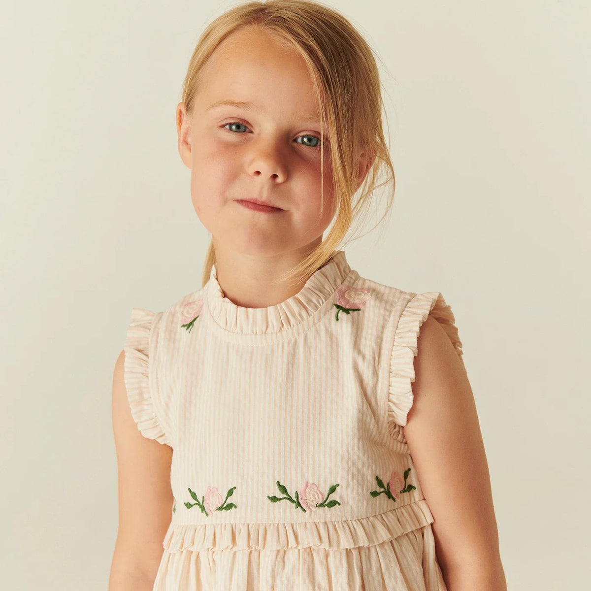 Dress Kleid
