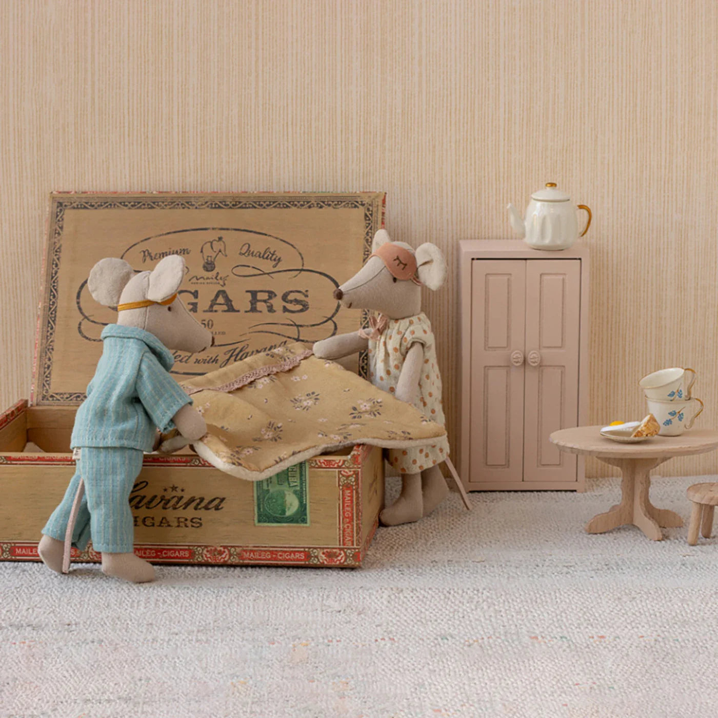 Parent mice dolls & accessories