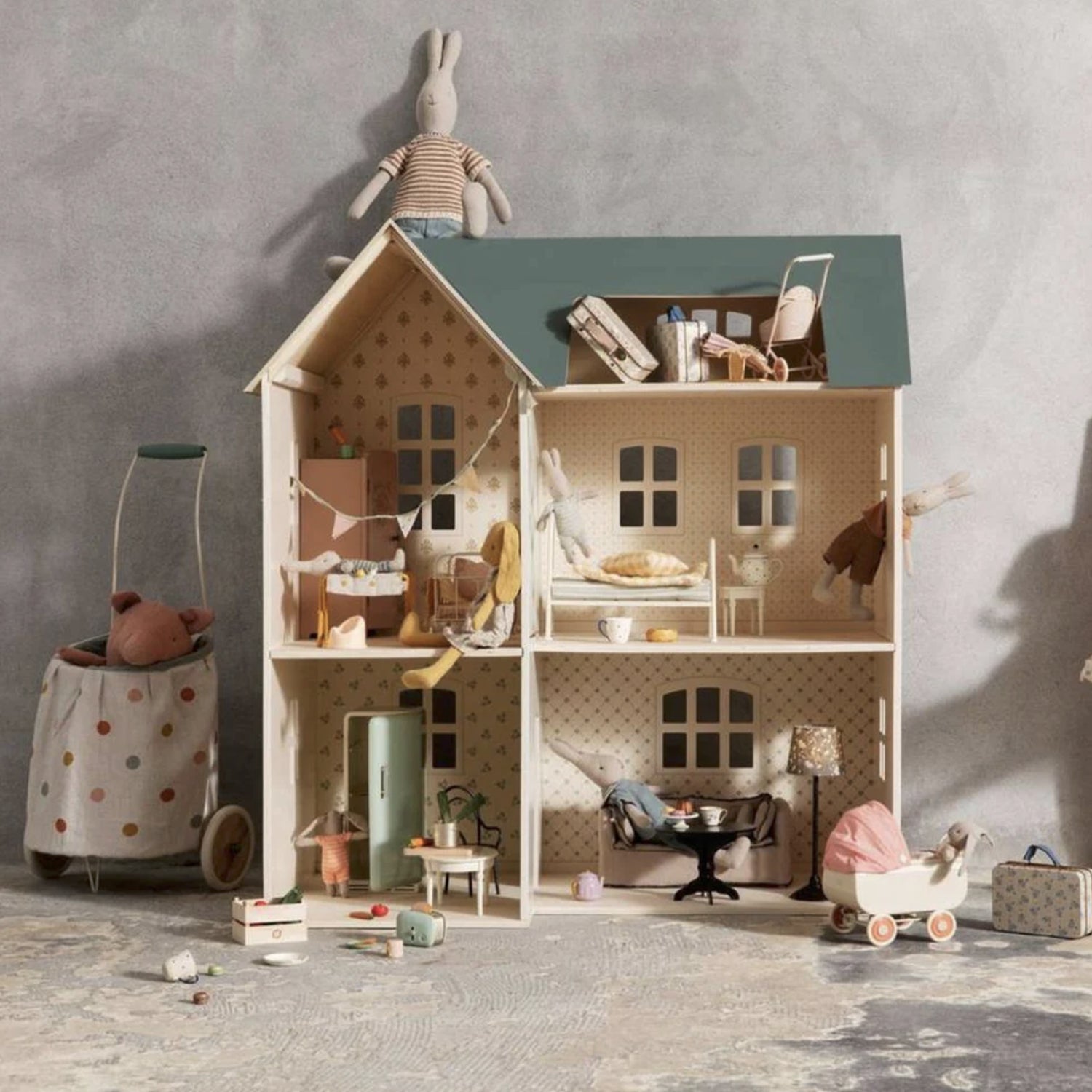 Dollhouse for mice