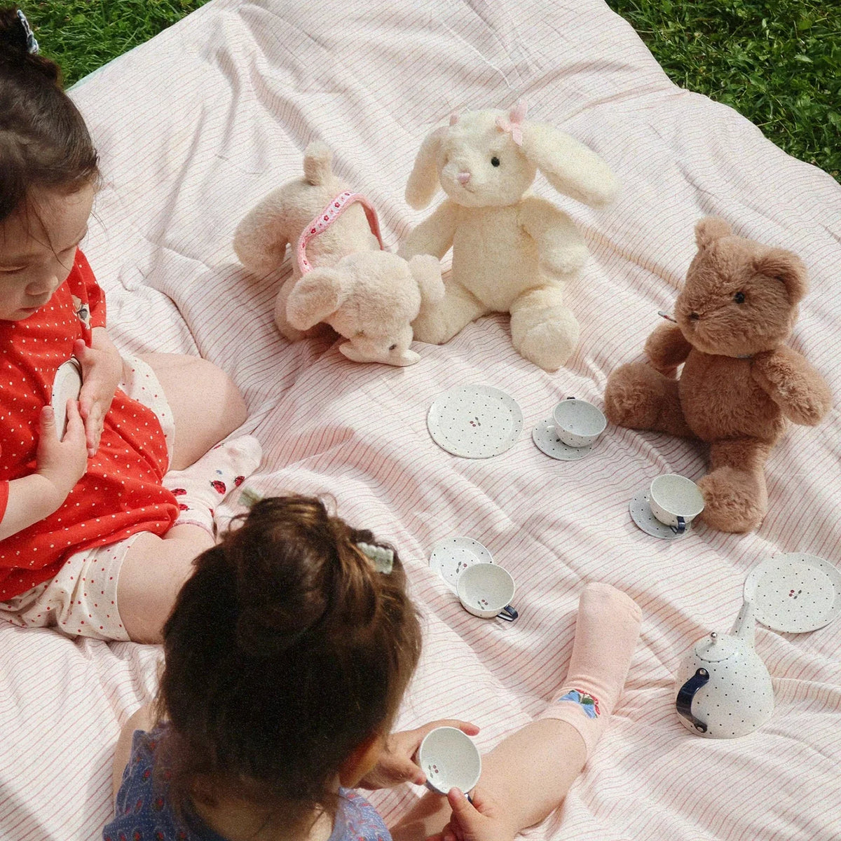 Tea party Doll play